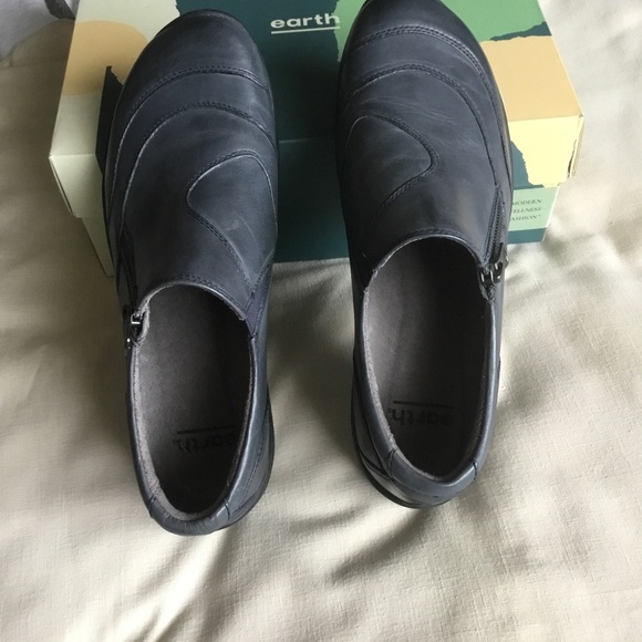 NWOT Slip-on Earth Shoes - Picture 1 of 8